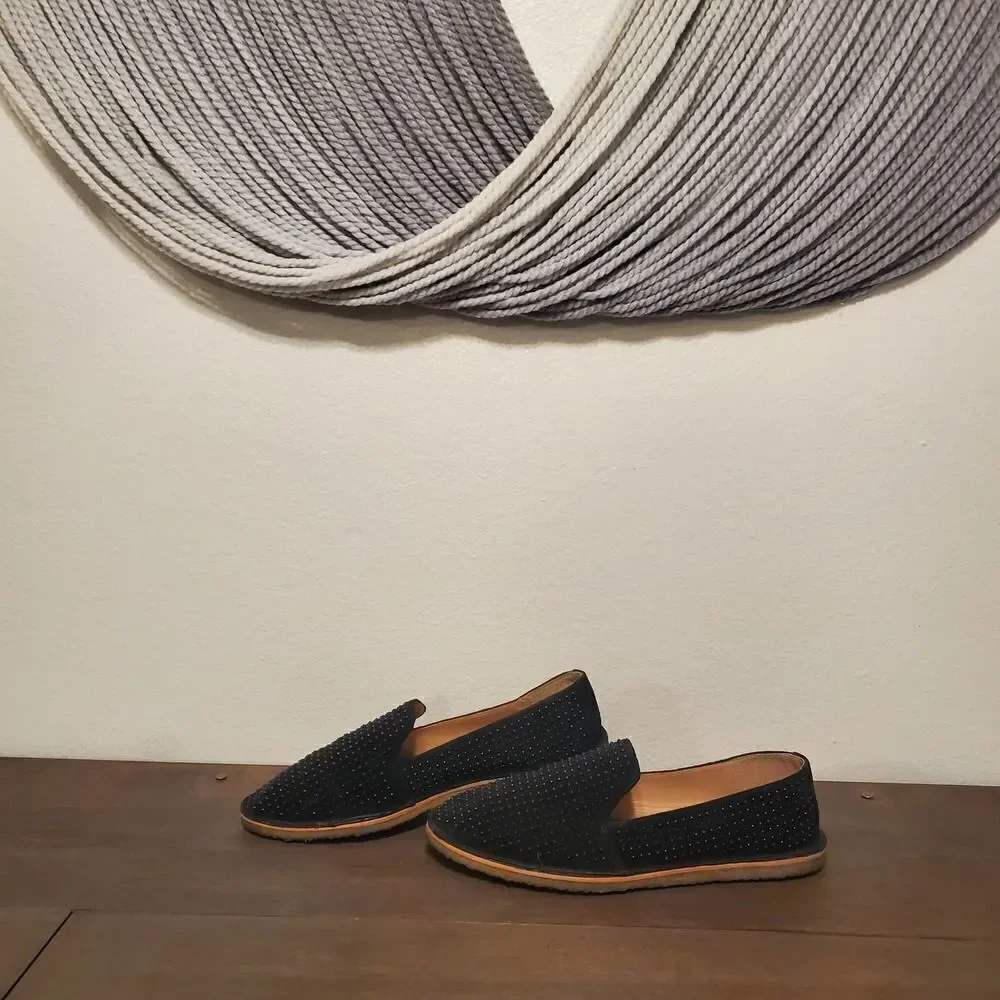 Vince Camuto Alvita Studded Suede Flats Sz 9